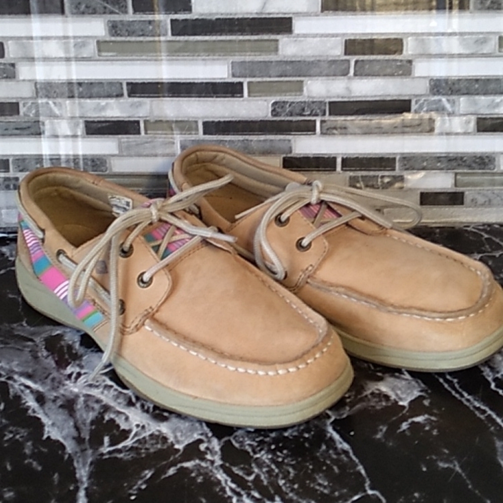 Girls 4.5 Sperry dock preppy shoes